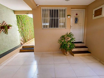 Casa � Venda no Centro de Assis | 3 Quartos 105m�