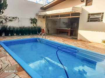 Casa de Alto Padr�o em Assis: 400m�, 4 Quartos e �rea Gourme